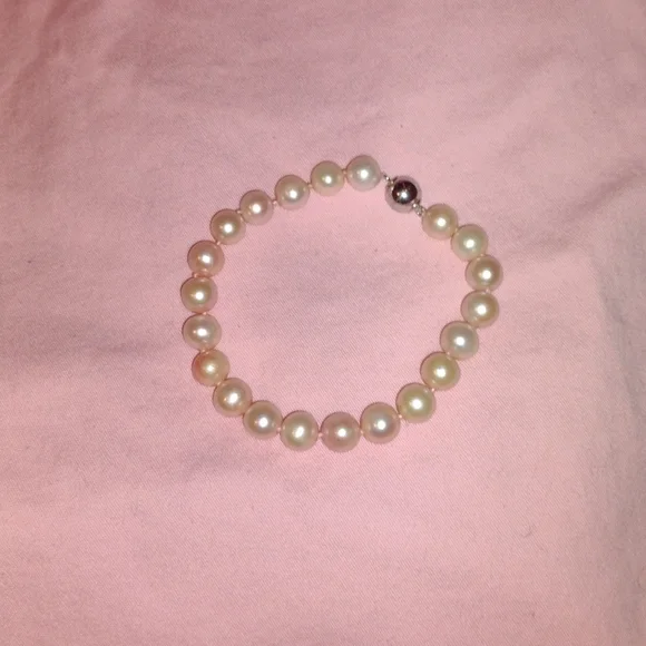 Pink pearl bracelet with silver bead - Picture 1 of 3